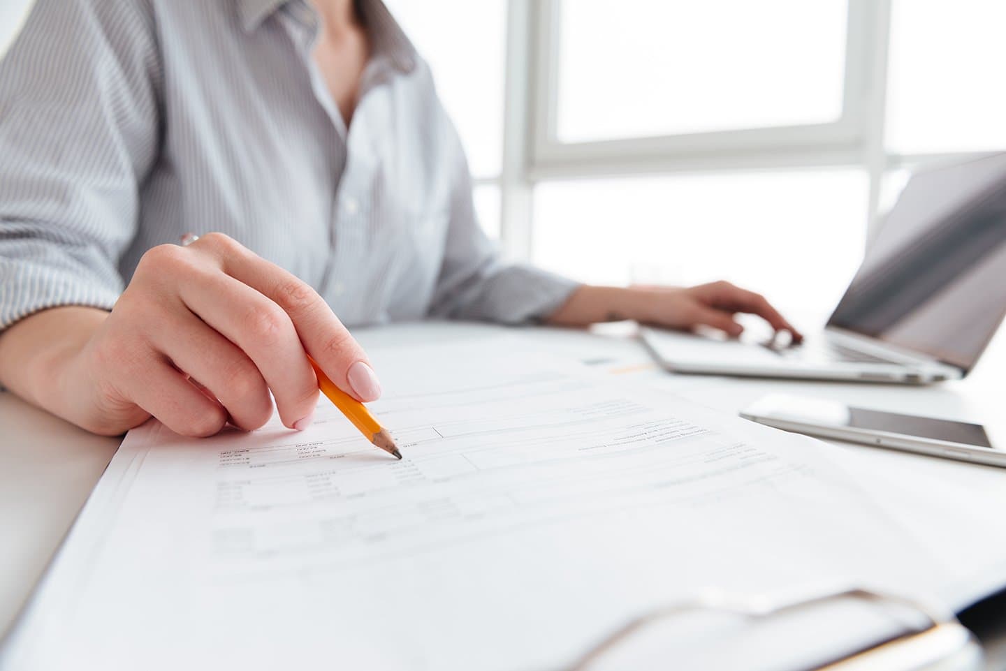 ChatPDF vs. ChatDOC: Which AI Document Assistant is Right for You?