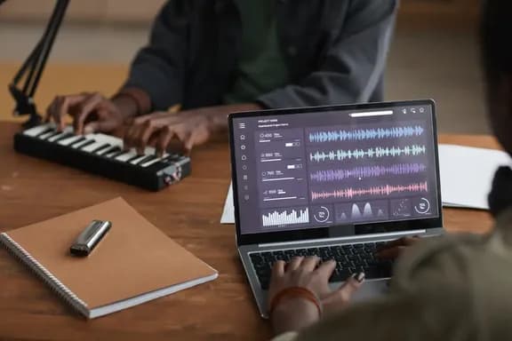 Best 7 AI Lyric Generator Tools to Transform Your Songwriting